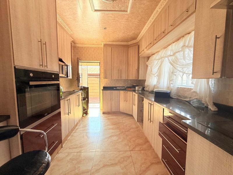 3 Bedroom Property for Sale in Vanderbijlpark CW 4 Gauteng