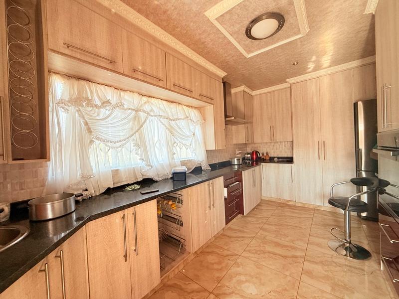 3 Bedroom Property for Sale in Vanderbijlpark CW 4 Gauteng