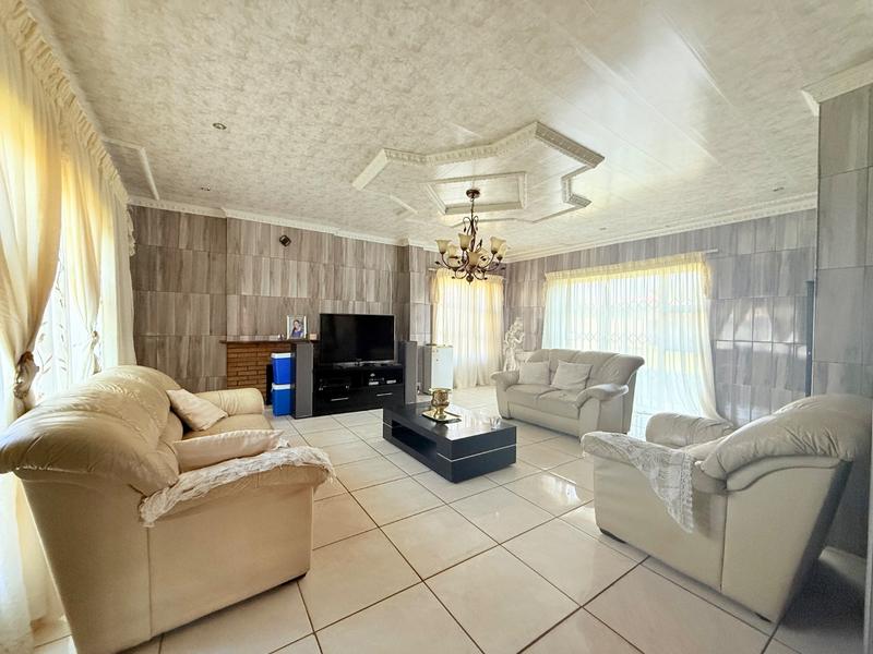 3 Bedroom Property for Sale in Vanderbijlpark CW 4 Gauteng