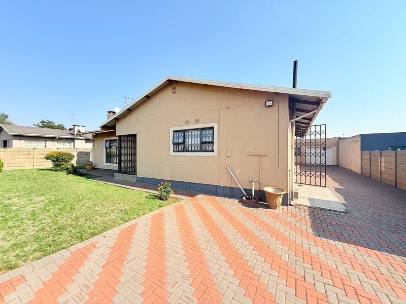 3 Bedroom Property for Sale in Vanderbijlpark CW 4 Gauteng