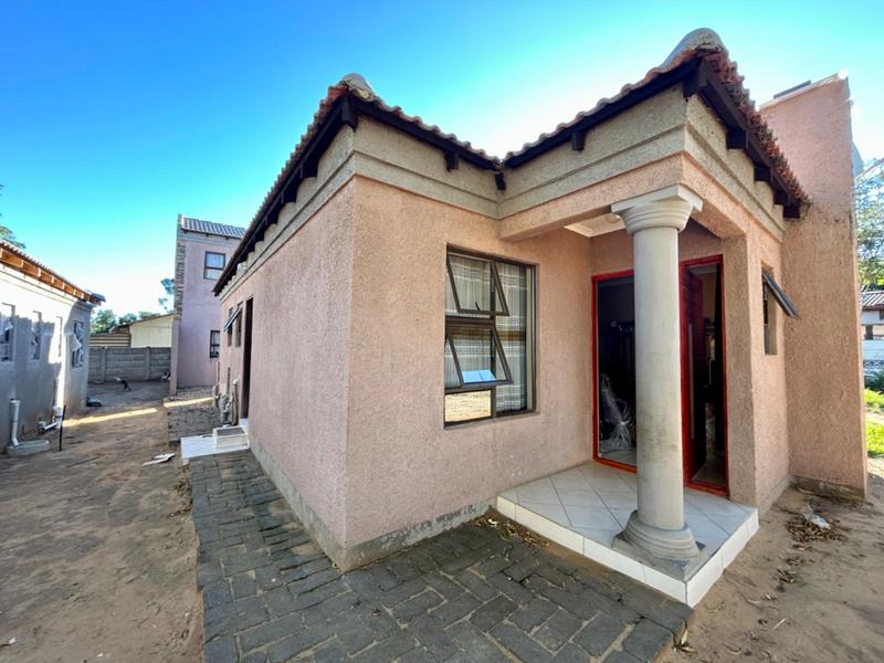 6 Bedroom Property for Sale in Vanderbijlpark Cw 6 Gauteng
