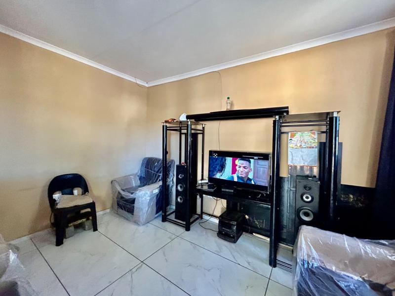 6 Bedroom Property for Sale in Vanderbijlpark Cw 6 Gauteng
