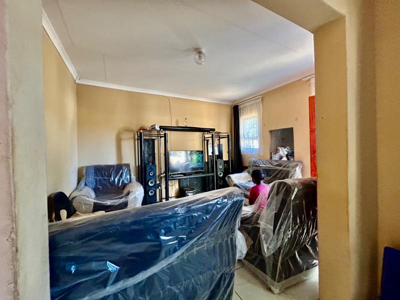 6 Bedroom Property for Sale in Vanderbijlpark Cw 6 Gauteng
