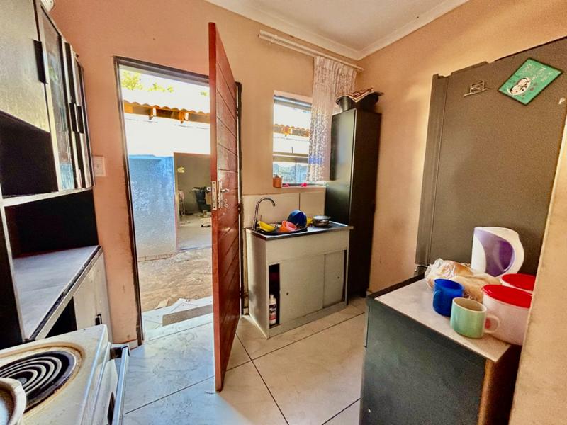 6 Bedroom Property for Sale in Vanderbijlpark Cw 6 Gauteng