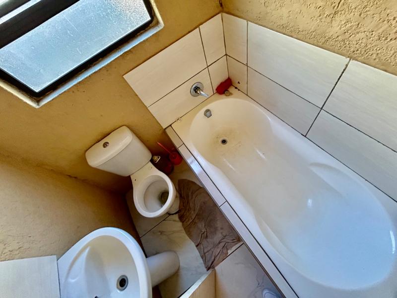 6 Bedroom Property for Sale in Vanderbijlpark Cw 6 Gauteng