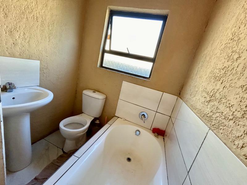 6 Bedroom Property for Sale in Vanderbijlpark Cw 6 Gauteng