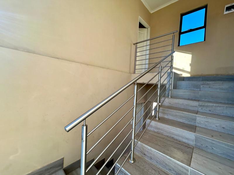 6 Bedroom Property for Sale in Vanderbijlpark Cw 6 Gauteng
