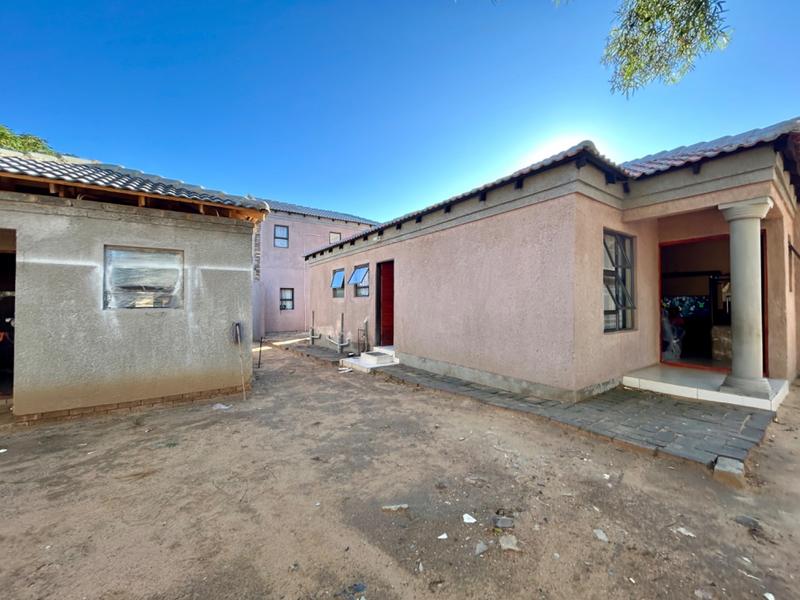 6 Bedroom Property for Sale in Vanderbijlpark Cw 6 Gauteng