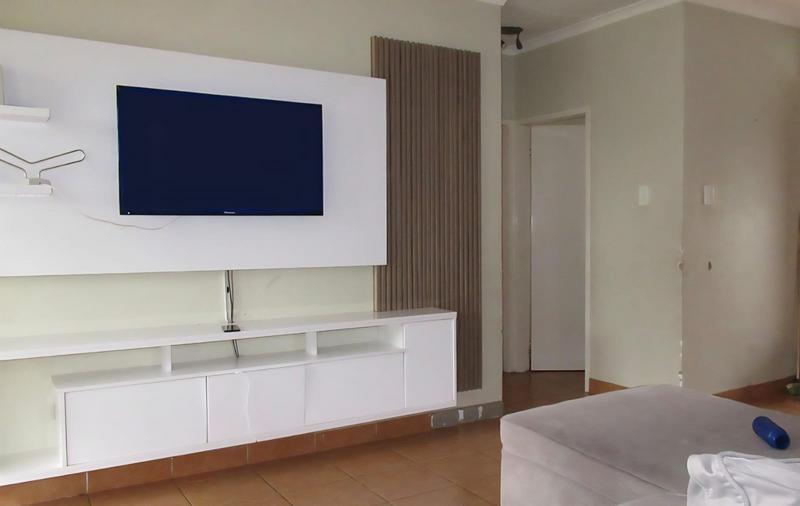 2 Bedroom Property for Sale in Towerby Gauteng