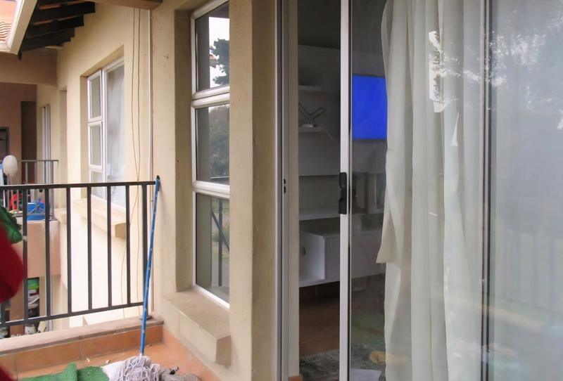 2 Bedroom Property for Sale in Towerby Gauteng