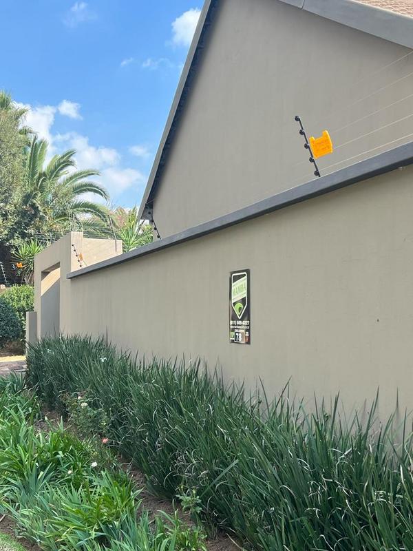 To Let 1 Bedroom Property for Rent in Edenvale Central Gauteng