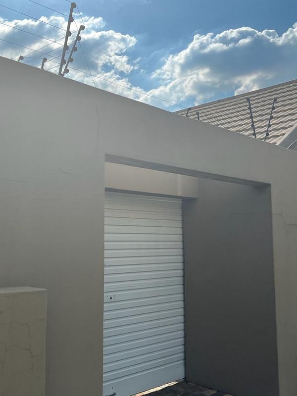 To Let 1 Bedroom Property for Rent in Edenvale Central Gauteng