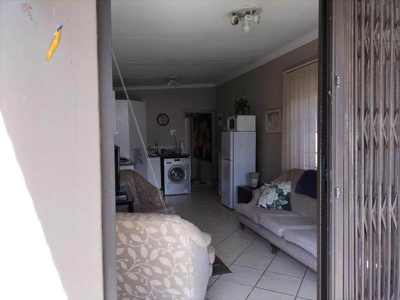 To Let 1 Bedroom Property for Rent in Edenvale Central Gauteng