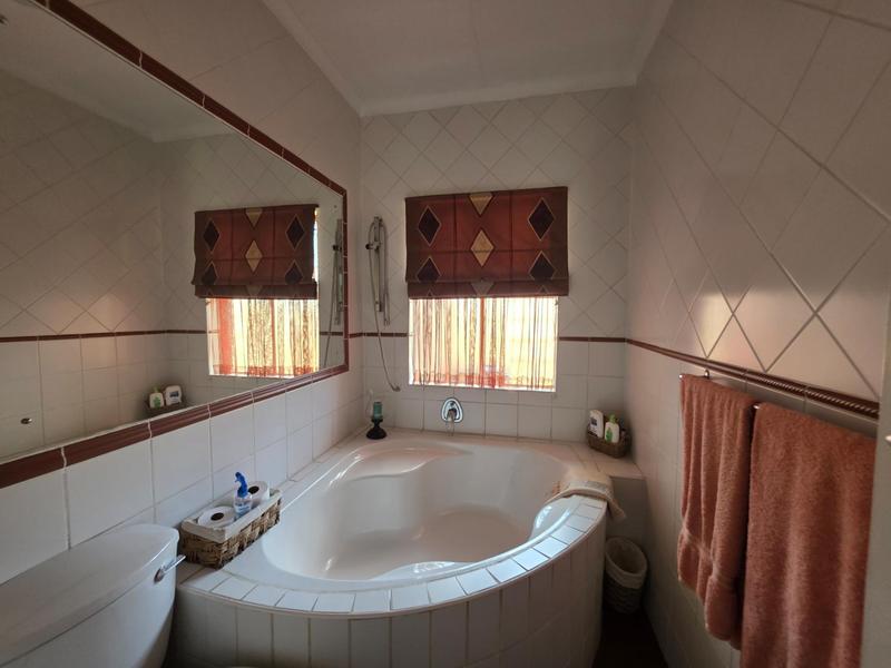 4 Bedroom Property for Sale in Freeway Park Gauteng