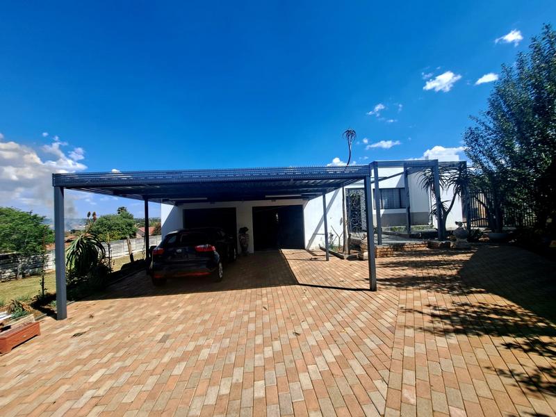 4 Bedroom Property for Sale in Heuweloord Gauteng