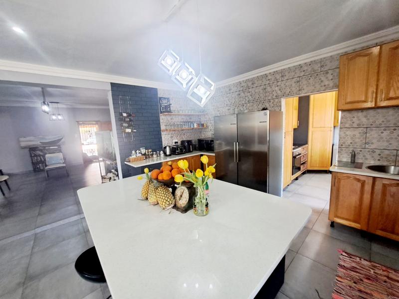 4 Bedroom Property for Sale in Heuweloord Gauteng