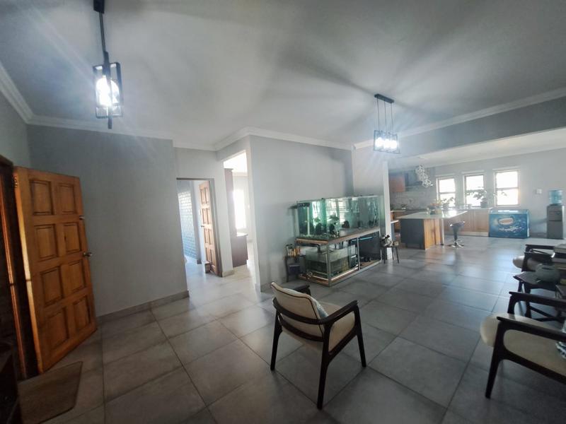 4 Bedroom Property for Sale in Heuweloord Gauteng
