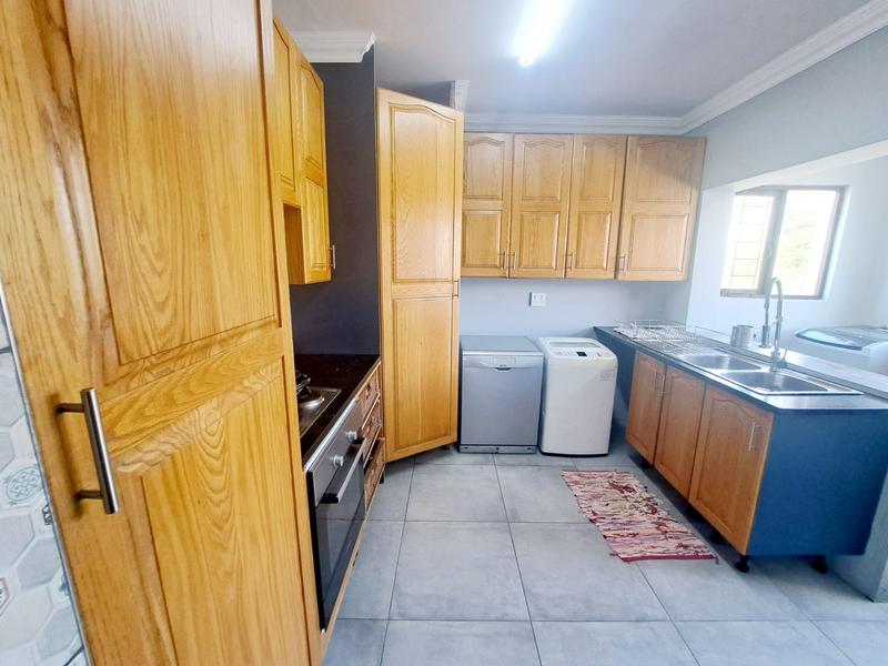 4 Bedroom Property for Sale in Heuweloord Gauteng