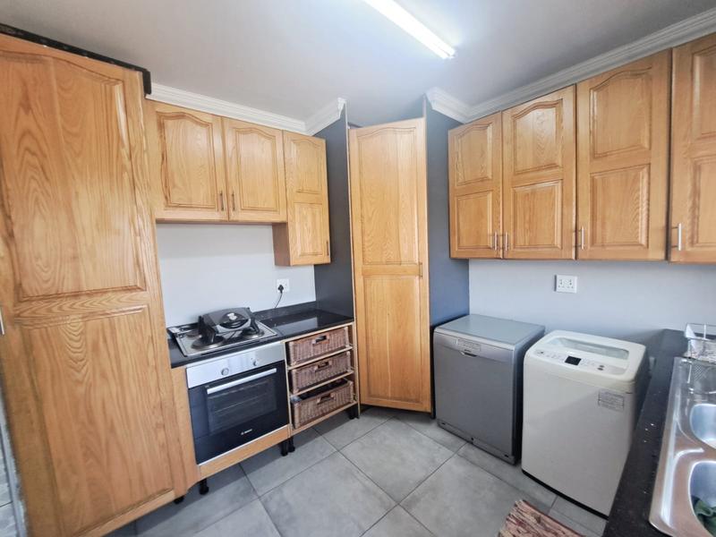 4 Bedroom Property for Sale in Heuweloord Gauteng