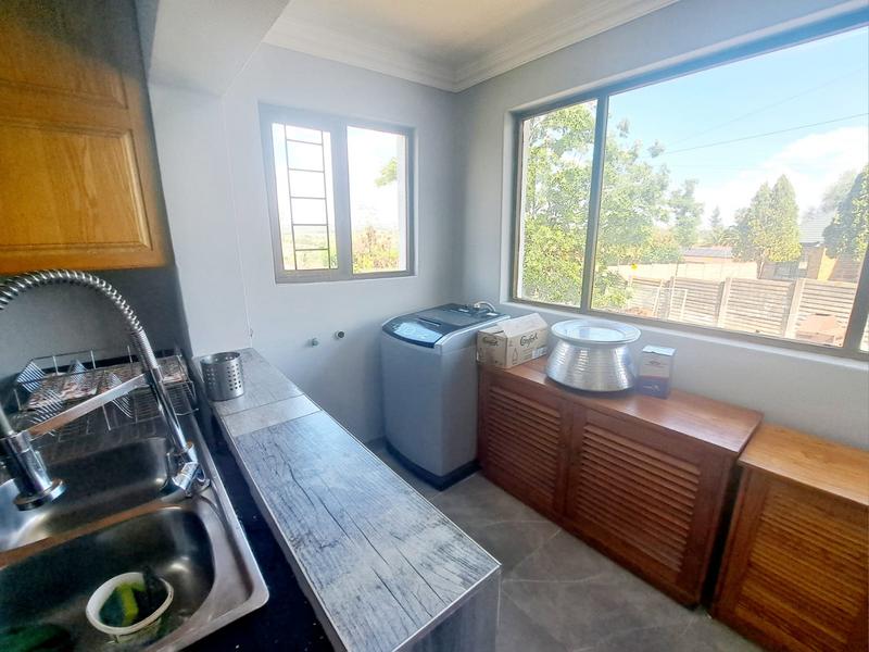 4 Bedroom Property for Sale in Heuweloord Gauteng