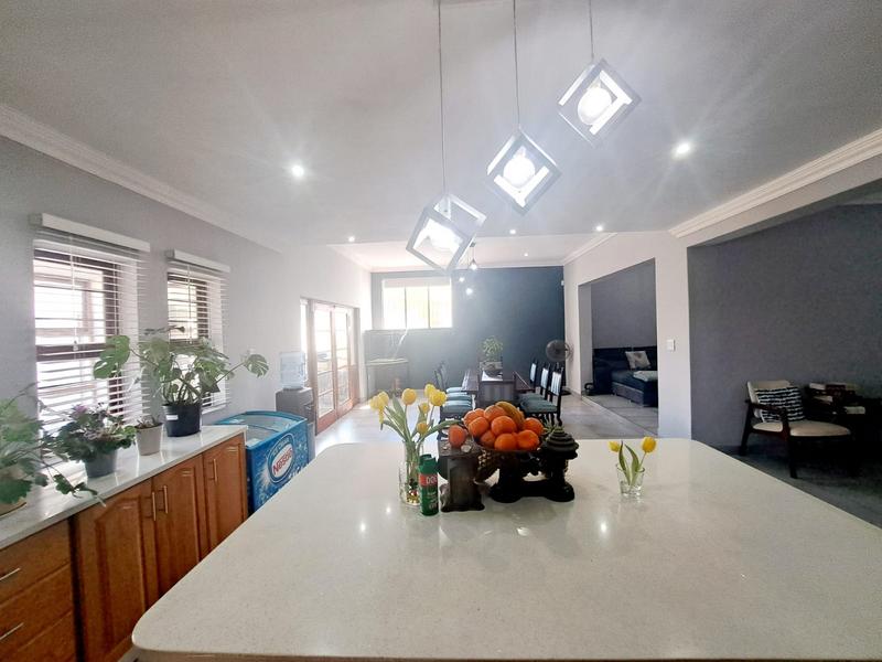 4 Bedroom Property for Sale in Heuweloord Gauteng