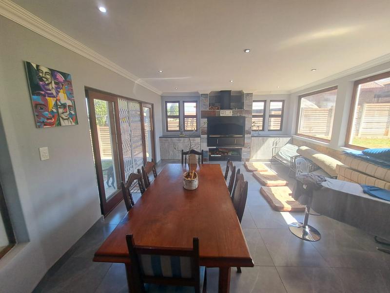 4 Bedroom Property for Sale in Heuweloord Gauteng