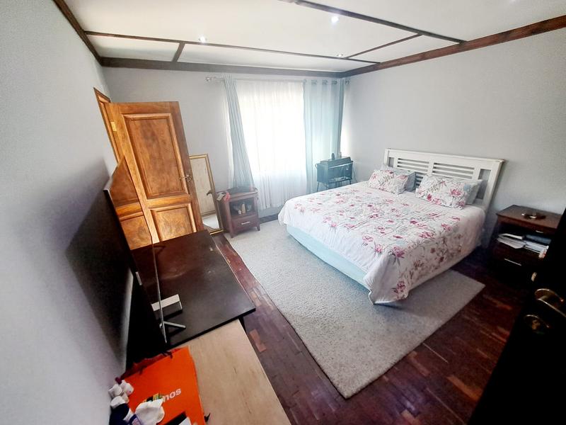 4 Bedroom Property for Sale in Heuweloord Gauteng