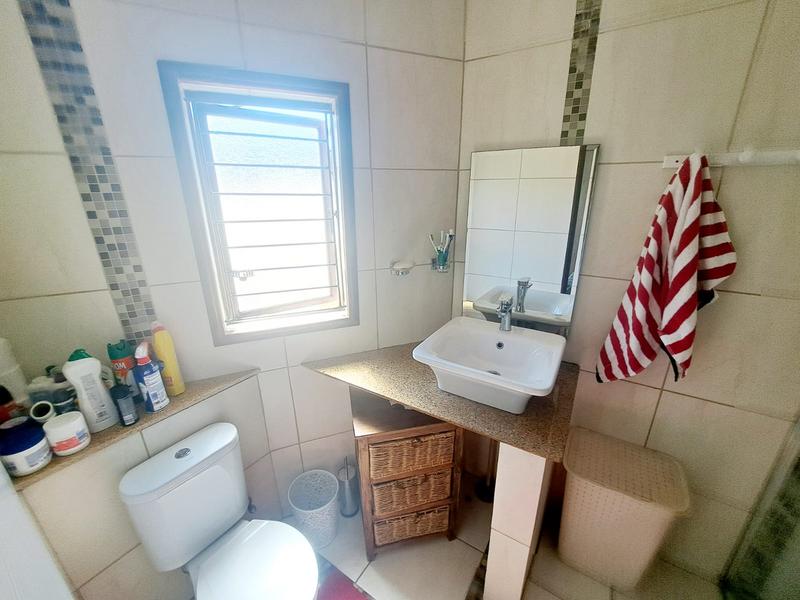 4 Bedroom Property for Sale in Heuweloord Gauteng