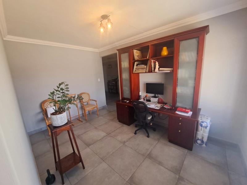 4 Bedroom Property for Sale in Heuweloord Gauteng