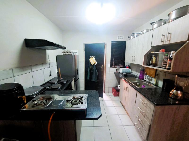 2 Bedroom Property for Sale in Heuweloord Gauteng