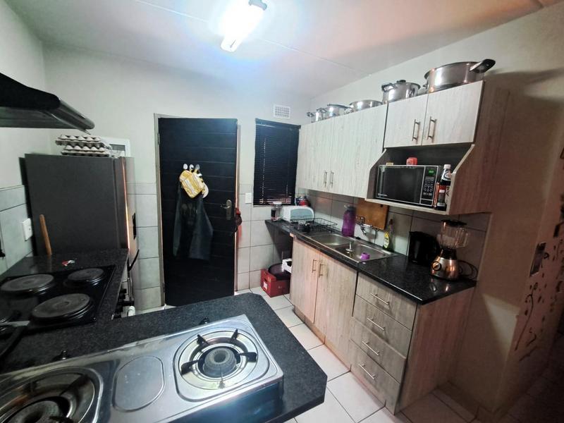 2 Bedroom Property for Sale in Heuweloord Gauteng