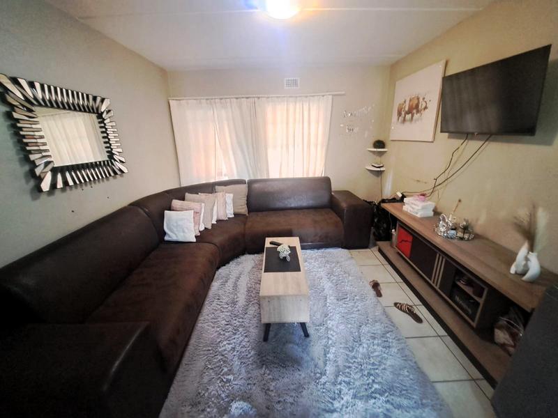 2 Bedroom Property for Sale in Heuweloord Gauteng