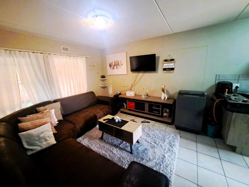 2 Bedroom Property for Sale in Heuweloord Gauteng