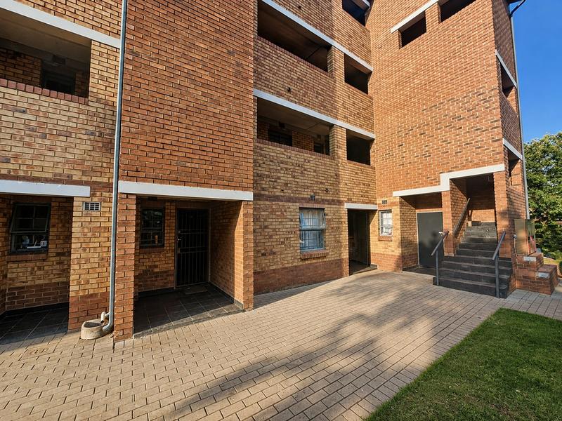 2 Bedroom Property for Sale in Heuweloord Gauteng