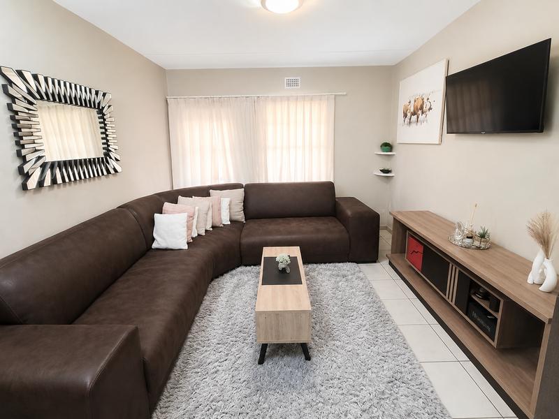 2 Bedroom Property for Sale in Heuweloord Gauteng