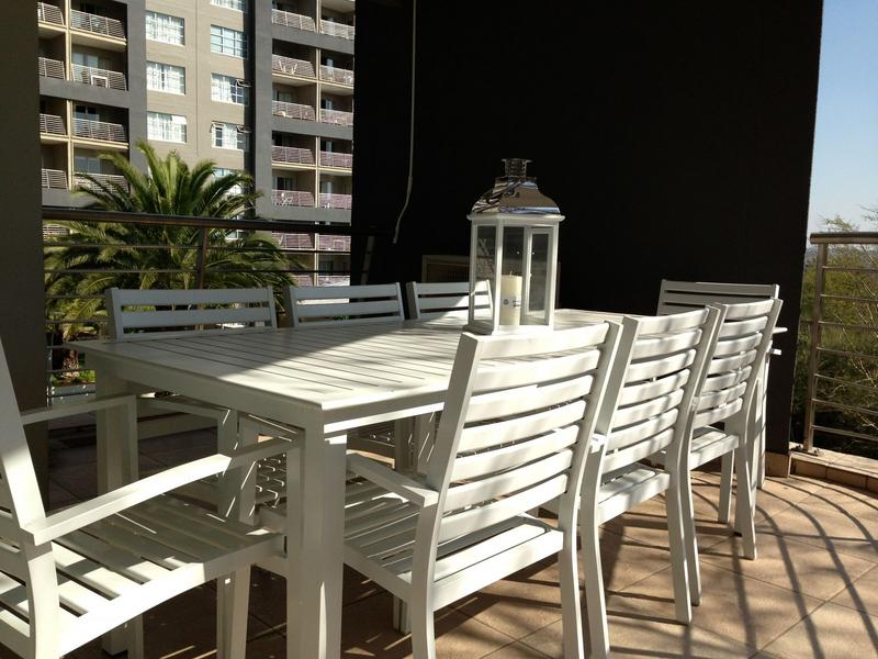 To Let 2 Bedroom Property for Rent in Sandhurst Gauteng