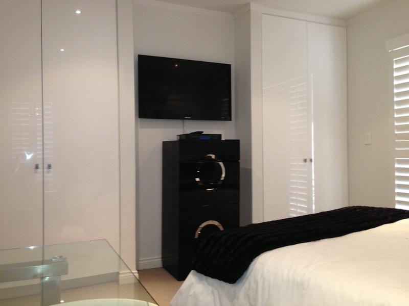 To Let 2 Bedroom Property for Rent in Sandhurst Gauteng