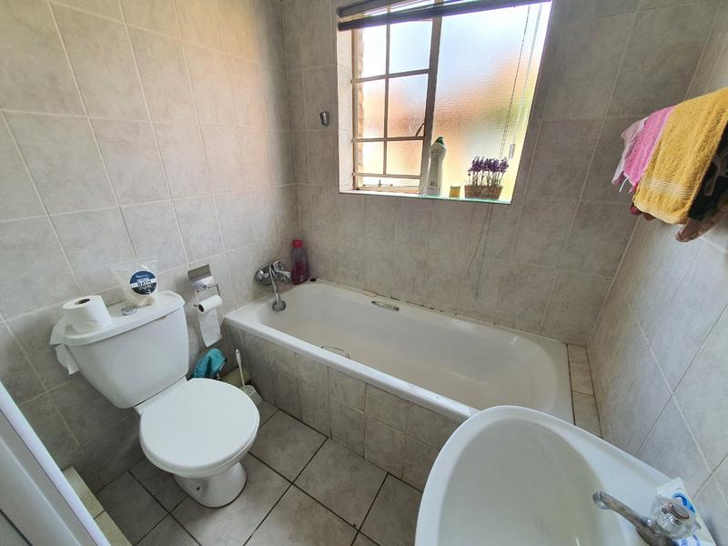 2 Bedroom Property for Sale in Annlin Gauteng