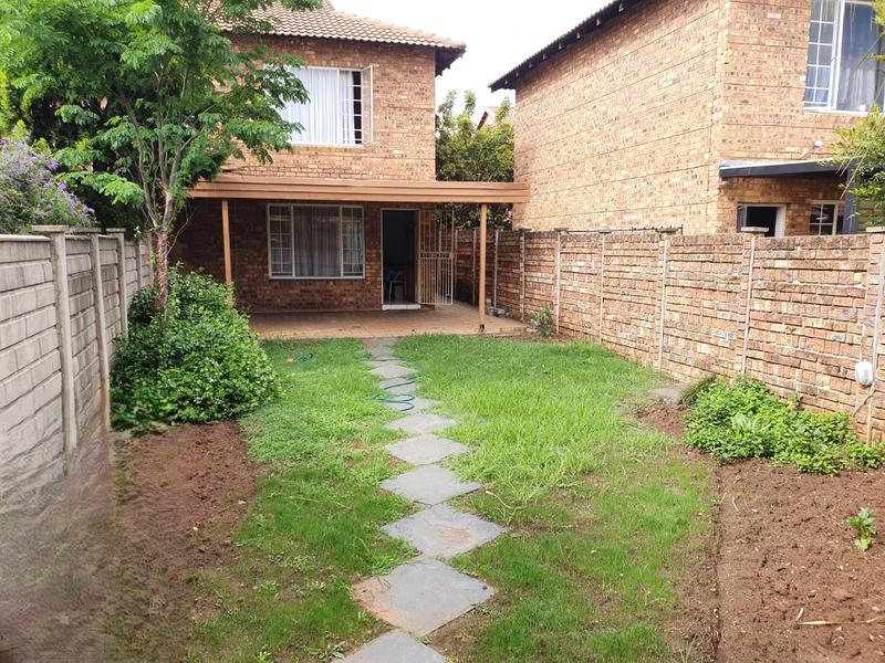 2 Bedroom Property for Sale in Annlin Gauteng