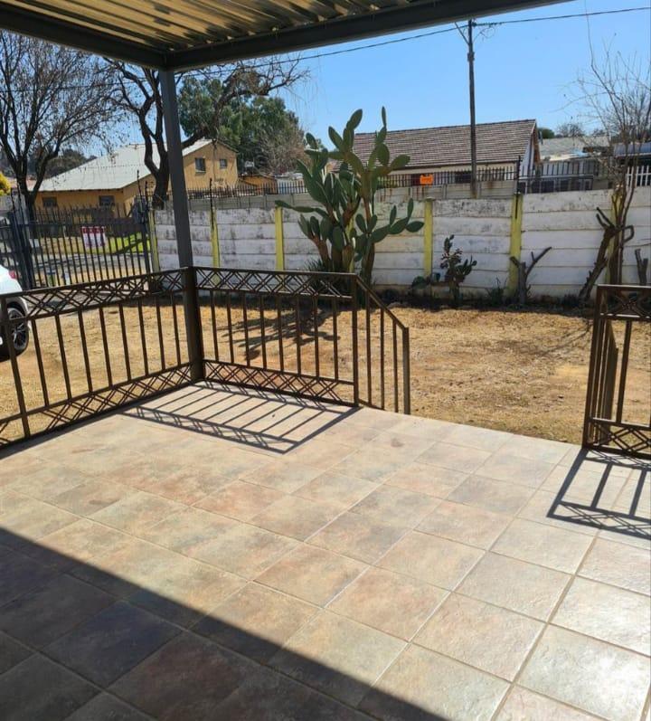 To Let 3 Bedroom Property for Rent in Estera Gauteng
