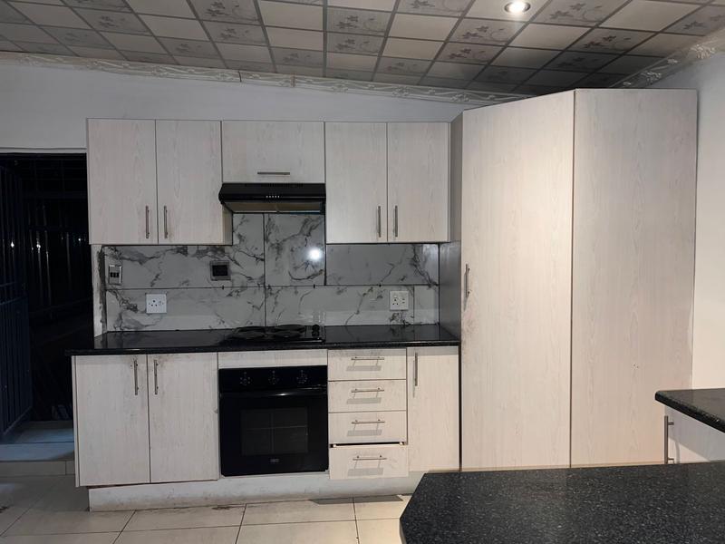 To Let 1 Bedroom Property for Rent in Kensington Gauteng