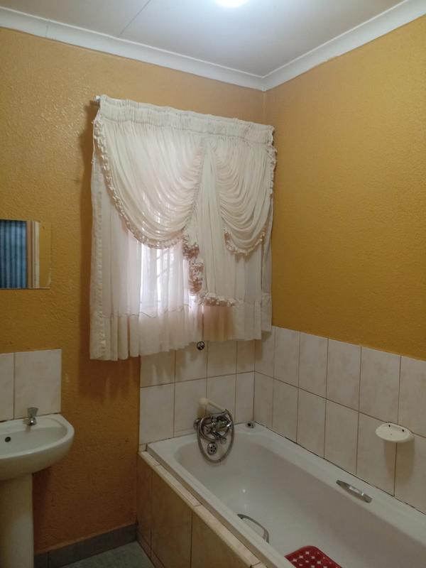 3 Bedroom Property for Sale in Dawn Park Gauteng