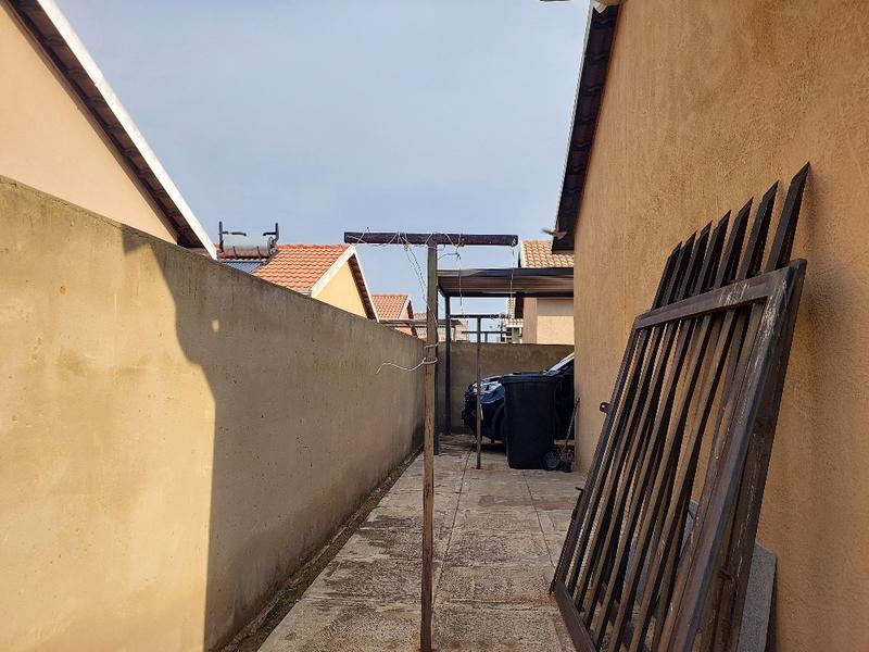 2 Bedroom Property for Sale in Windmill Park Gauteng