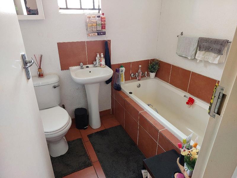 2 Bedroom Property for Sale in Windmill Park Gauteng