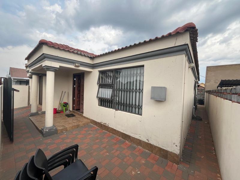 2 Bedroom Property for Sale in Windmill Park Gauteng