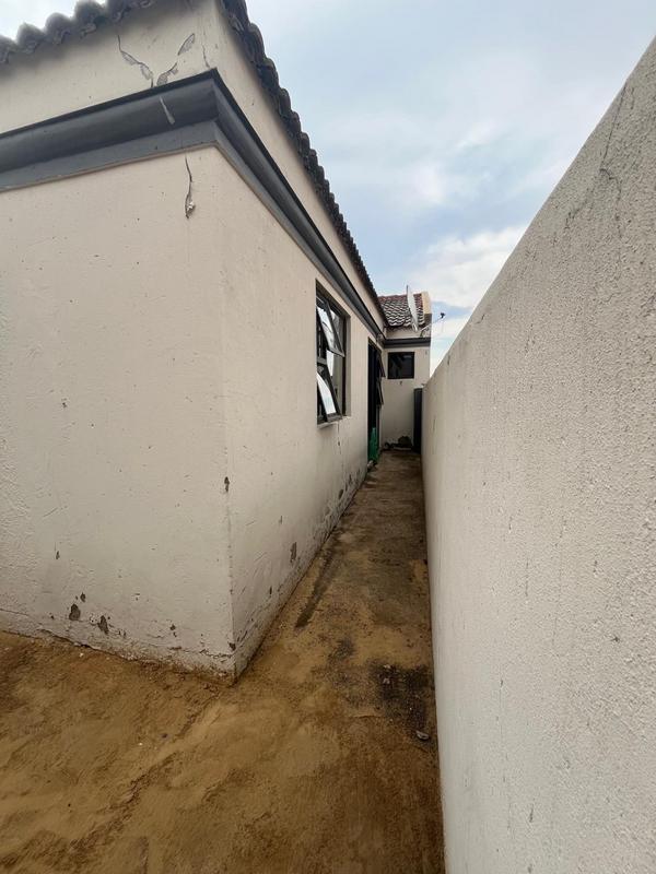 2 Bedroom Property for Sale in Windmill Park Gauteng