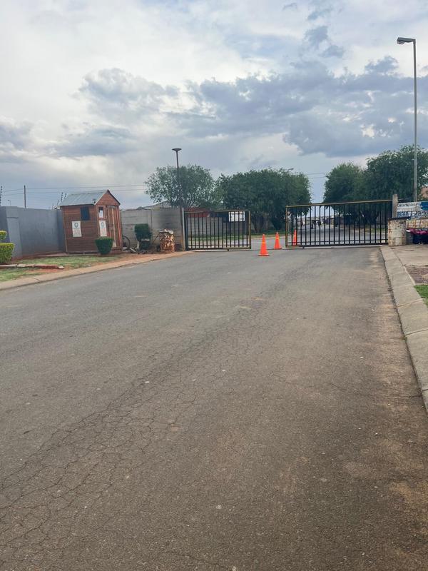 2 Bedroom Property for Sale in Windmill Park Gauteng