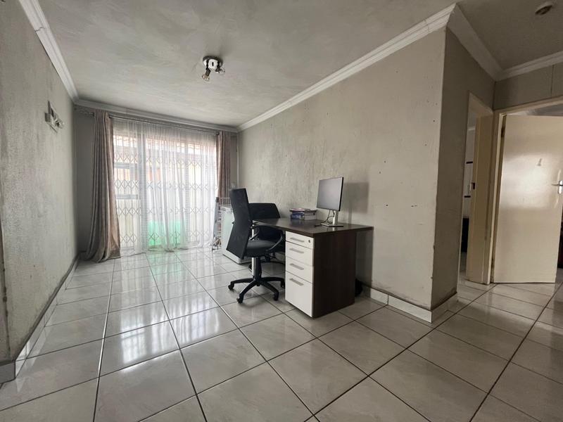 2 Bedroom Property for Sale in Windmill Park Gauteng
