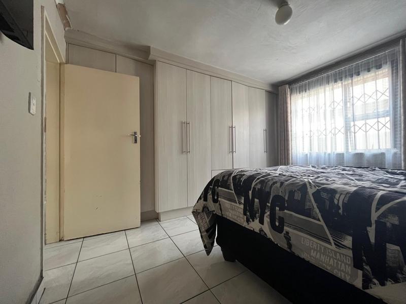 2 Bedroom Property for Sale in Windmill Park Gauteng