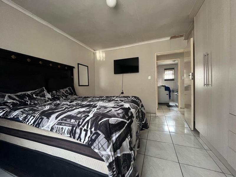 2 Bedroom Property for Sale in Windmill Park Gauteng